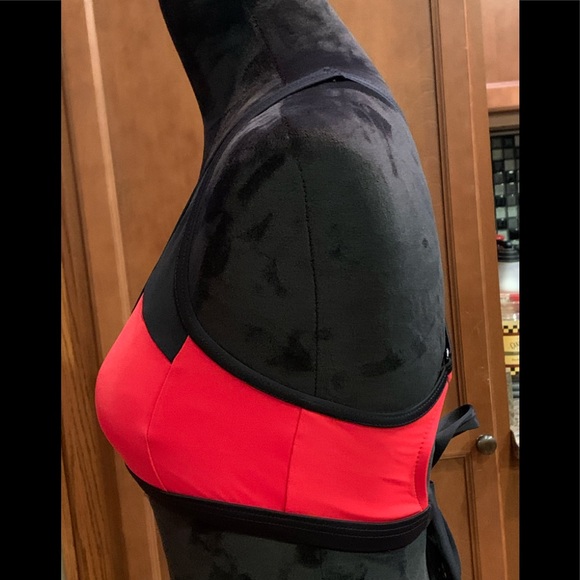 Venus Sports Bikini Top only Adjustable Straps, Size Small, Worn Once, Blk/Red - Picture 2 of 4